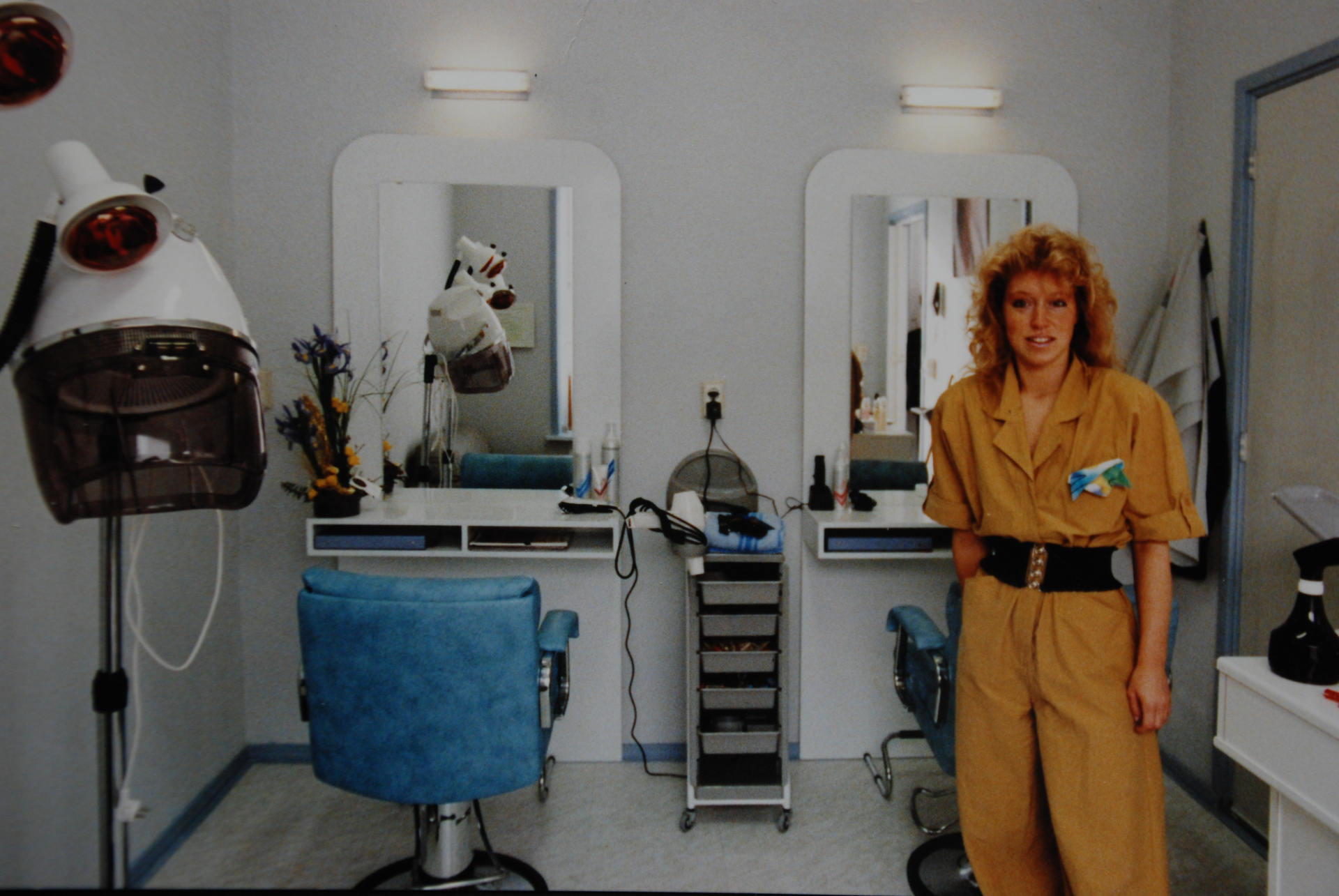 Een vroege foto van het interieur van Top Hair Hoogmade